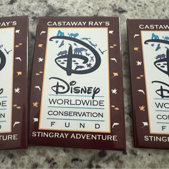 PINS Disney Hardrock Yuletide Fantasy DVC Castaway Trading Vacation Club - Picture 2 of 5